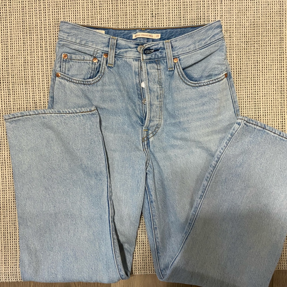 women’s levi jeans